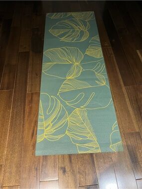 Green Yoga Mat with Yellow Leaf Print